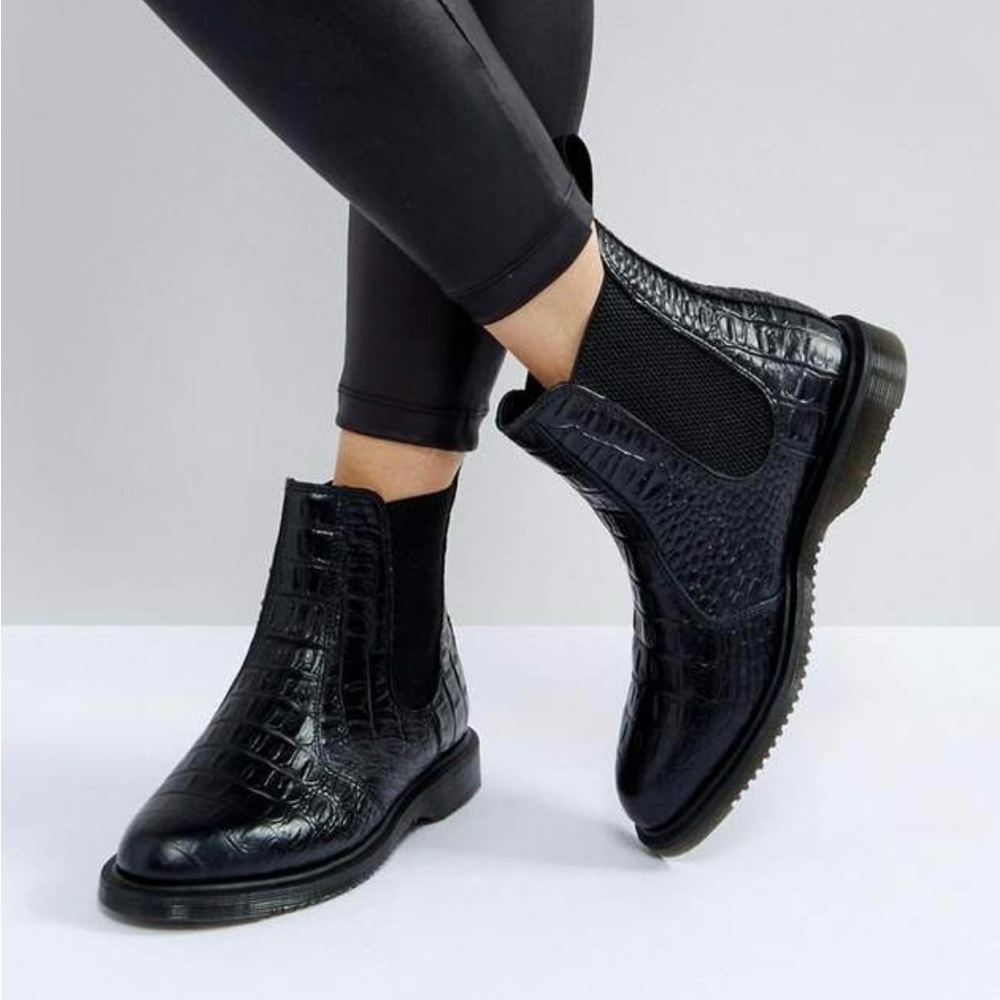 DR. MARTENS Women’s Kensington FLORA Croc Print Chelsea Ankle Boot Black Sz 9